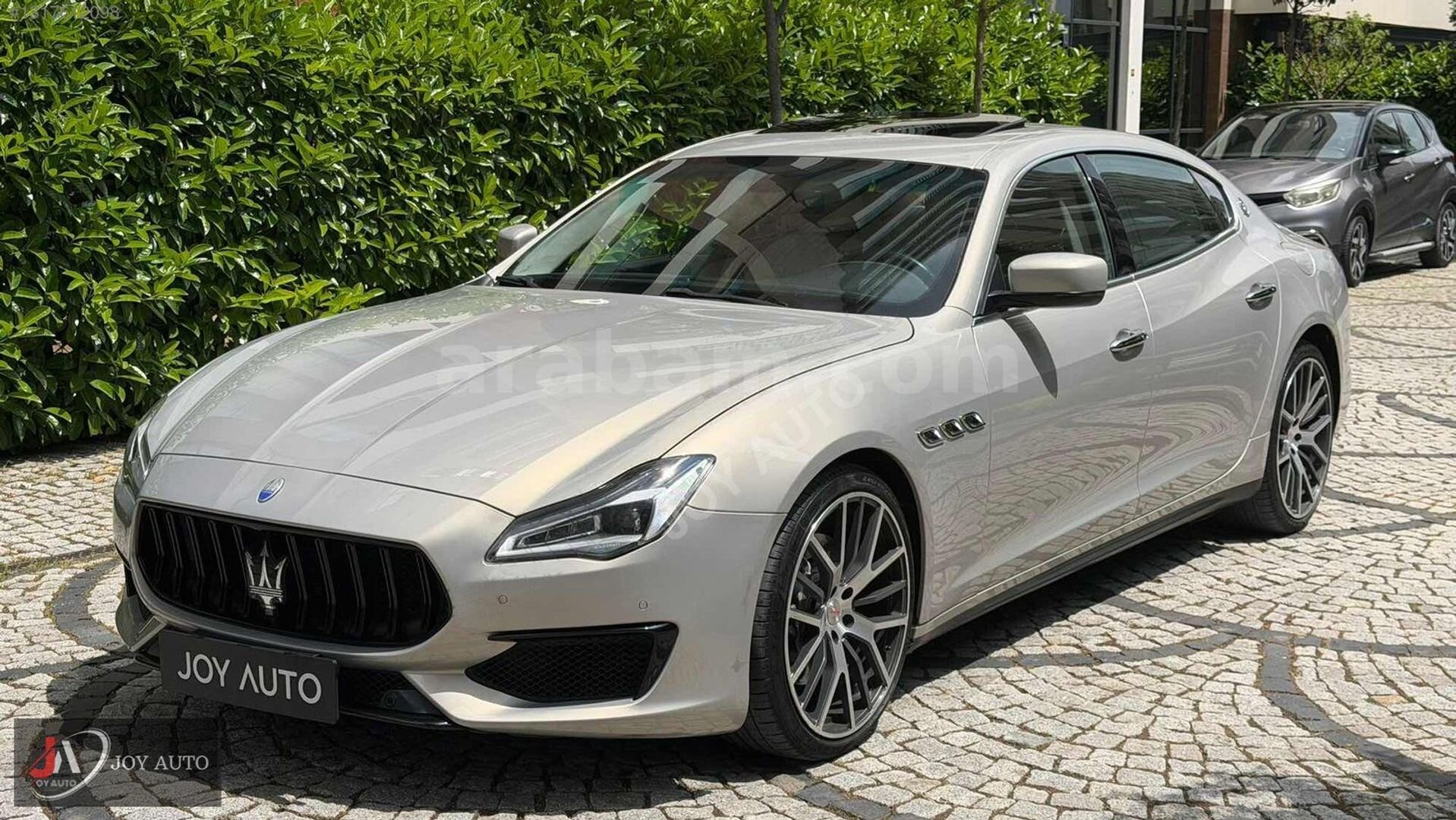 Galeriden Maserati Quattroporte 3.0 D 2014 Model İstanbul 164.000 km Şampanya 2