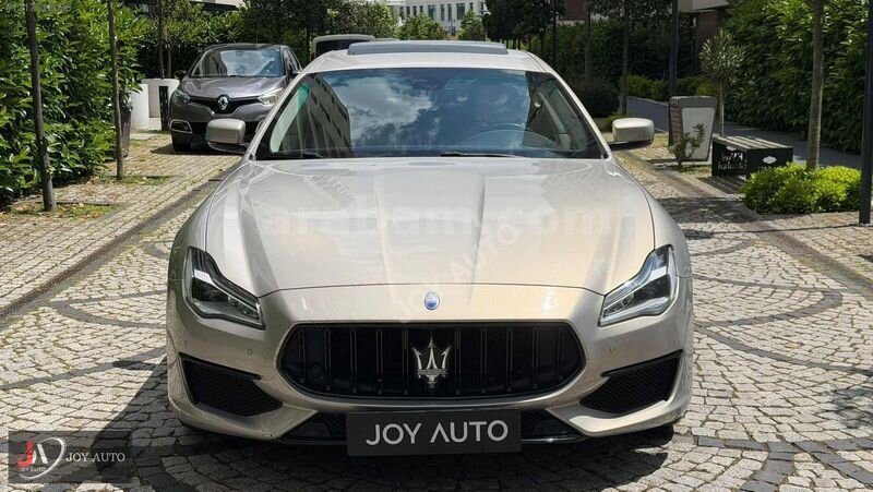 Galeriden Maserati Quattroporte 3.0 D 2014 Model İstanbul 164.000 km Şampanya