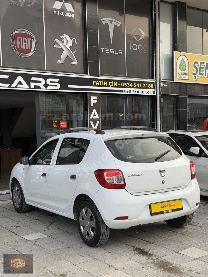 Galeriden Dacia Sandero 1.2 Ambiance 2013 Model Manisa 133.000 km Beyaz 6