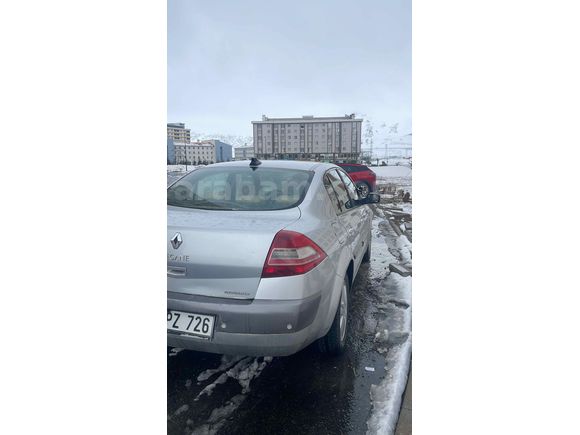 Sahibinden Renault Megane 1.6 Expression 2006 Model  247.000 km Gri (Gümüş)