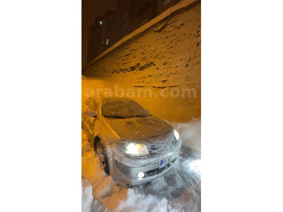 Sahibinden Renault Megane 1.6 Expression 2006 Model  247.000 km Gri (Gümüş)