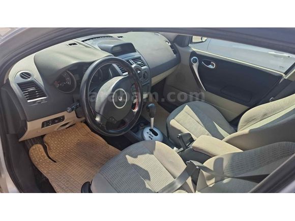 Sahibinden Renault Megane 1.6 Expression 2006 Model  247.000 km Gri (Gümüş)
