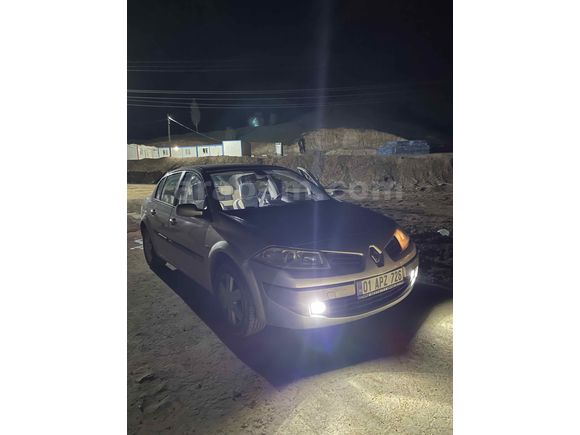 Sahibinden Renault Megane 1.6 Expression 2006 Model  247.000 km Gri (Gümüş)