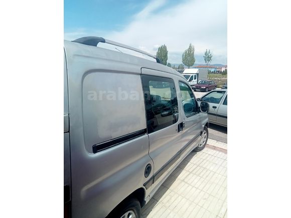 Galeriden Peugeot Partner 1.9 D Comfort 2003 Model Çorum