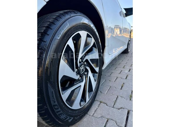 Galeriden Honda Civic 1.6i VTEC Elegance 2018 Model İzmir