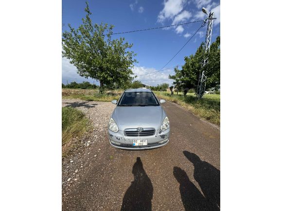 Galeriden Hyundai Accent Era 1.4 Team 2009 Model Adıyaman 275.000 km Gri (metalik)