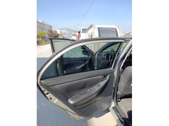 Emsalsiz Sahibinden 187 bin'de Toyota Corolla 1.6 Sol 2005 Model