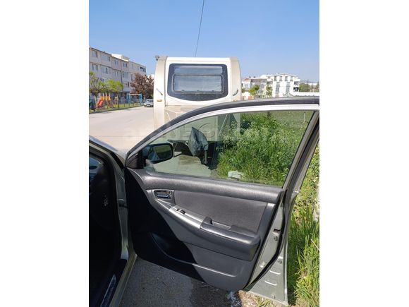 Emsalsiz Sahibinden 187 bin'de Toyota Corolla 1.6 Sol 2005 Model