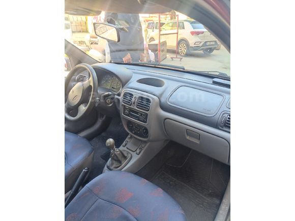 Sahibinden Renault Clio 1.4 RNA 2001 Model