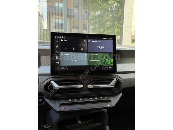 FUR CAR'DAN HATSIZ AYARINDA 2024 MODEL HYBRİD RENAULT DUSTER