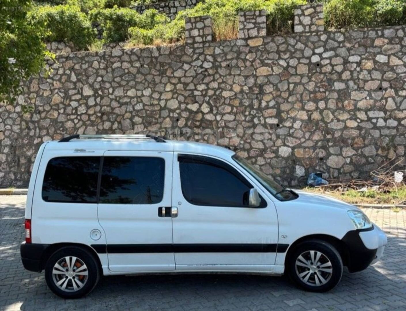 Galeriden Peugeot Partner 1.9 D 2006 Model Balıkesir 210.000 km Beyaz 4