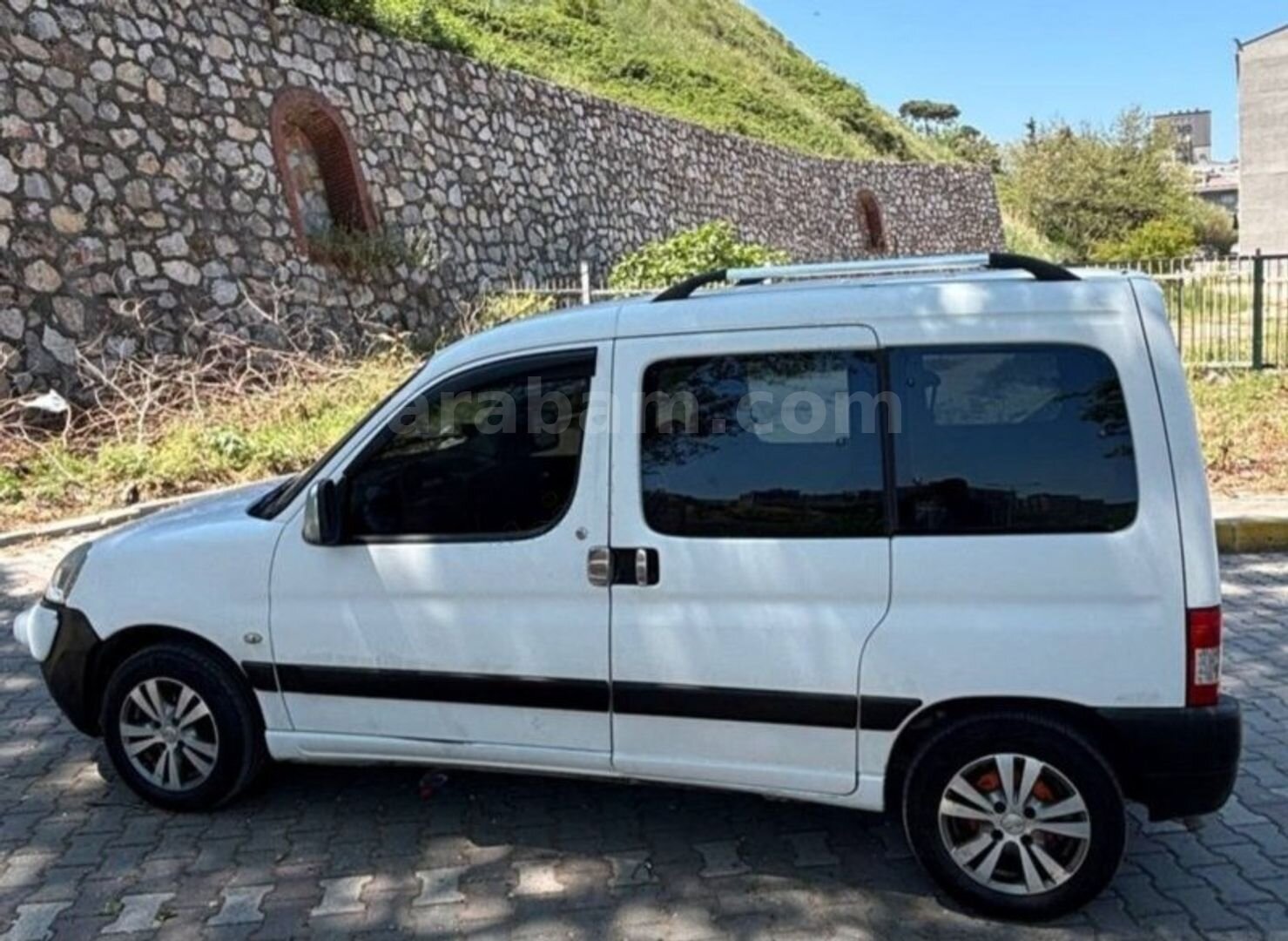 Galeriden Peugeot Partner 1.9 D 2006 Model Balıkesir 210.000 km Beyaz 7