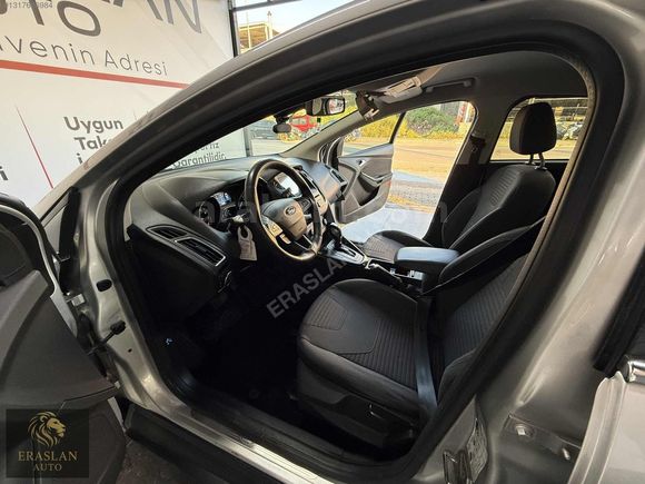 FORD FOCUS TİTANİUM BENZİN LPG HATASIZ BOYASIZ DÜŞÜK KM