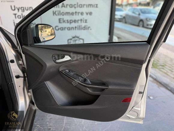 FORD FOCUS TİTANİUM BENZİN LPG HATASIZ BOYASIZ DÜŞÜK KM