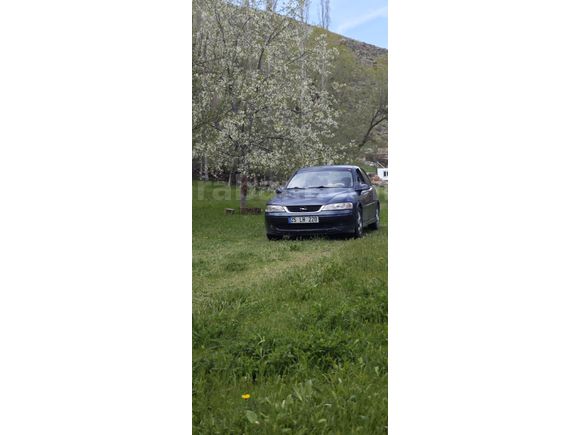 Sahibinden Opel Vectra 2.0 CDX 2000 Model  280.000 km Lacivert