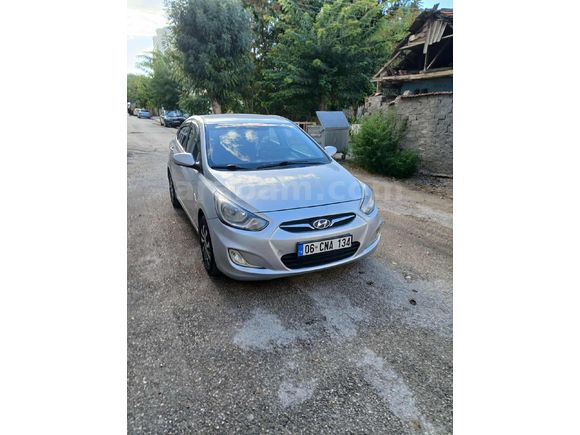 Sahibinden Hyundai Accent Blue 1.6 CRDI Mode Plus 2012 Model
