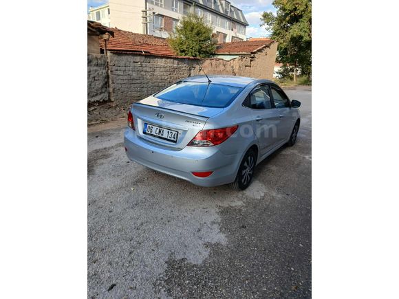 Sahibinden Hyundai Accent Blue 1.6 CRDI Mode Plus 2012 Model