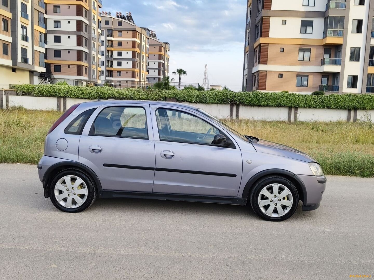 Galeriden Opel Corsa 1.3 CDTI Enjoy 2005 Model Antalya 295.000 km Gri 4