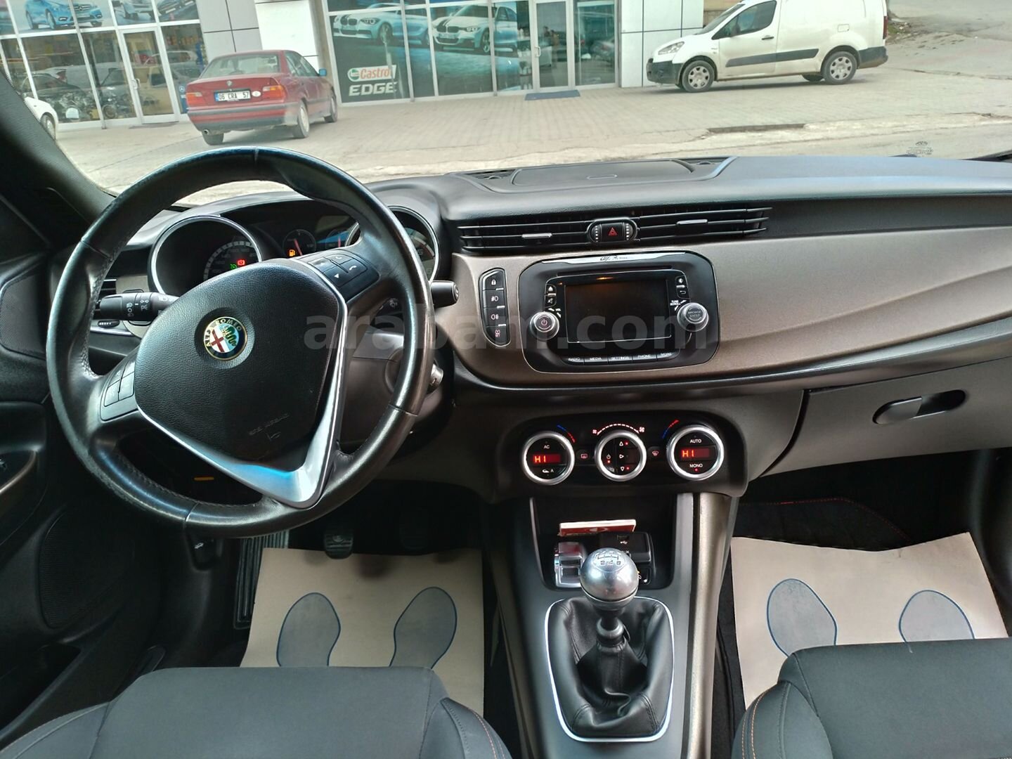 Galeriden Alfa Romeo Giulietta 1.6 JTD Distinctive 2014 Model Ankara 149.000 km Beyaz 5