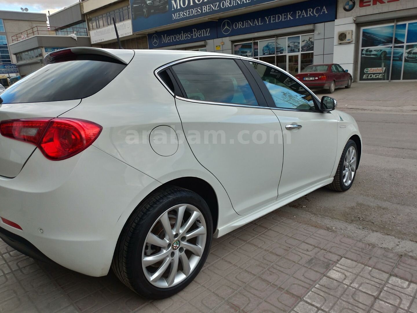 Galeriden Alfa Romeo Giulietta 1.6 JTD Distinctive 2014 Model Ankara 149.000 km Beyaz 4