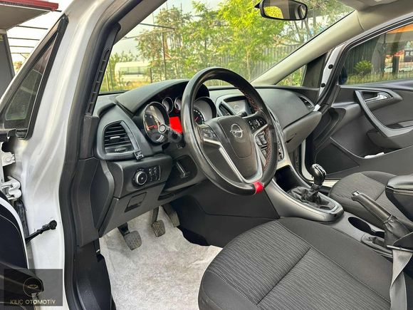 Galeriden Opel Astra 1.6 Edition 2015 Model Bursa 163.500 km Beyaz
