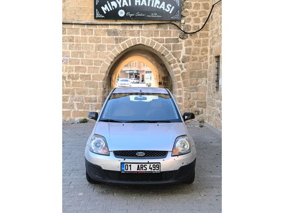 Ford Fiesta 1.4 Benzin+LPG makul araç isteyene