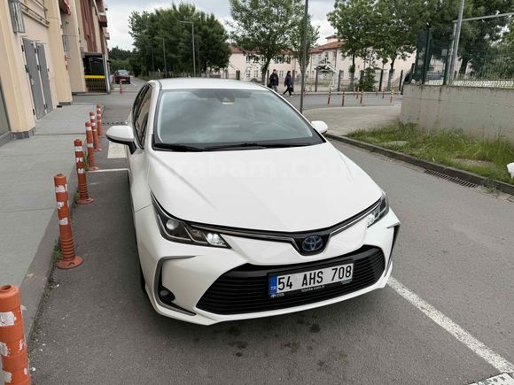 Galeriden Toyota Corolla 1.8 Hybrid Dream 2022 Model Sakarya