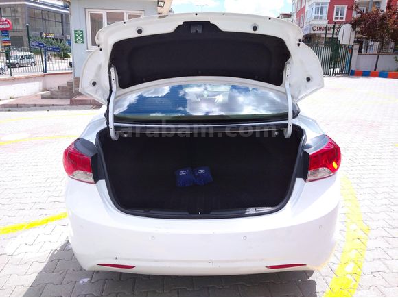 Öğretmenden Hyundai Elantra 1.6 D-CVVT Mode 2011 Model