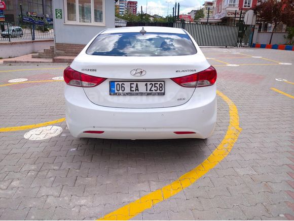 Öğretmenden Hyundai Elantra 1.6 D-CVVT Mode 2011 Model