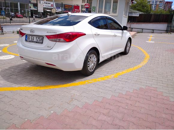Öğretmenden Hyundai Elantra 1.6 D-CVVT Mode 2011 Model