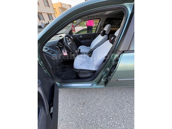 Sahibinden Renault Megane 1.6 Dynamique 2004 Model