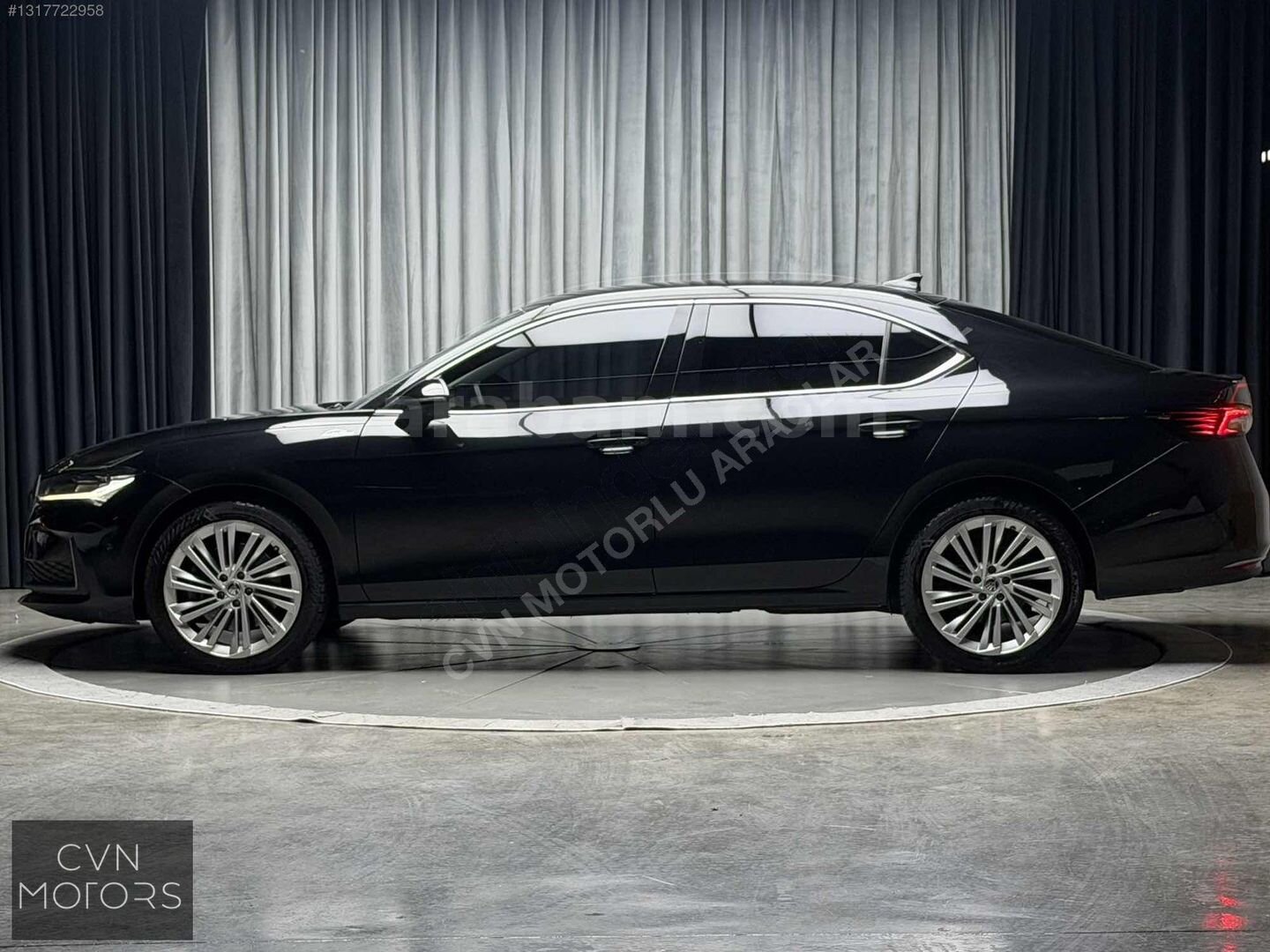 Galeriden Skoda SuperB 2.0 TSI Laurin & Klement Crystal 2024 Model İstanbul 105.000 km Siyah 3