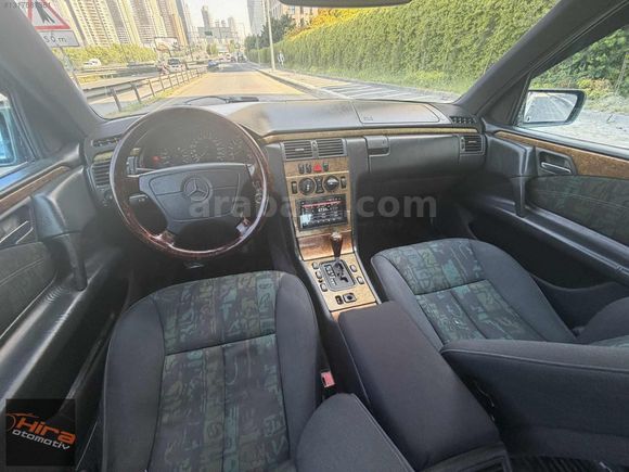 MERCEDES E200 SANRUFLU OTOMATİK VİTES