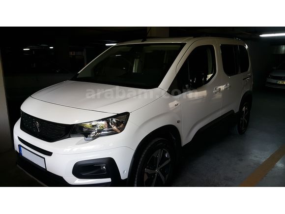 İLK SAHİBİNDEN, SİGARA İÇİLMEMİŞ Peugeot Rifter GT Üst Donanım (Aralık 2022 çıkışlı)