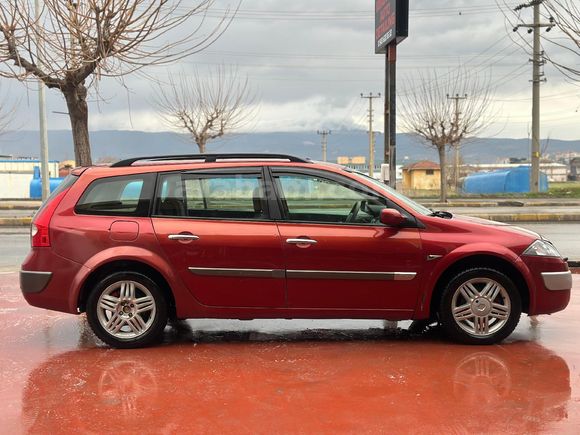Sahibinden DEĞİŞENSİZ Renault Megane 1.6 Privilege 2005 Model