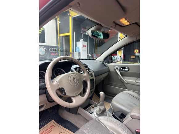 Sahibinden DEĞİŞENSİZ Renault Megane 1.6 Privilege 2005 Model
