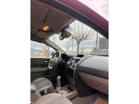 Sahibinden DEĞİŞENSİZ Renault Megane 1.6 Privilege 2005 Model