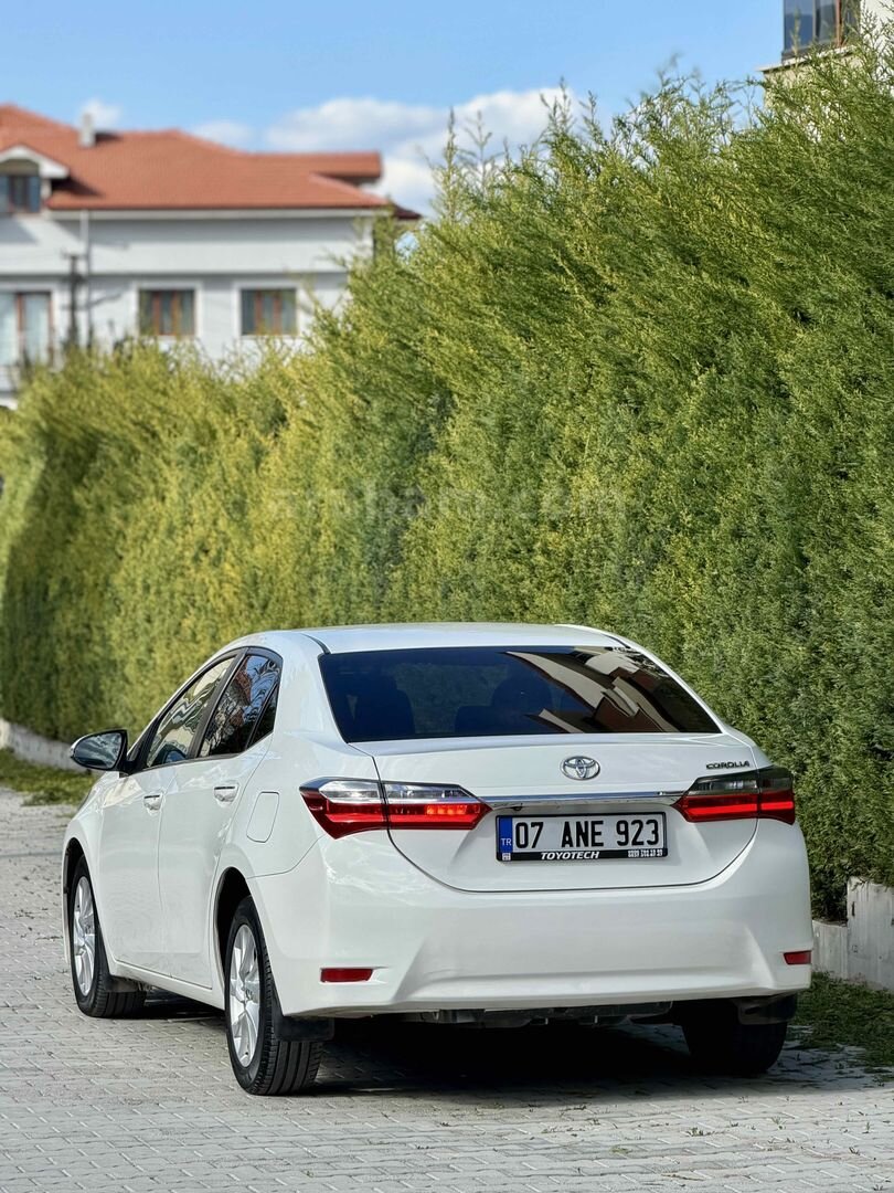 Sahibinden Toyota Corolla 1.4 D-4D Advance 2017 Model 143.000km Beyaz 5