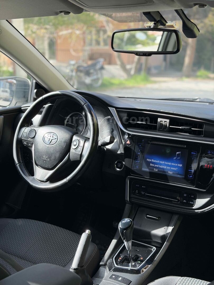 Sahibinden Toyota Corolla 1.4 D-4D Advance 2017 Model 143.000km Beyaz 7