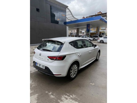 2015  SEAT LEON TERTEMİZ HASARSIZ DEĞİSENSIZ BOYASIZ DÜŞÜK KM 