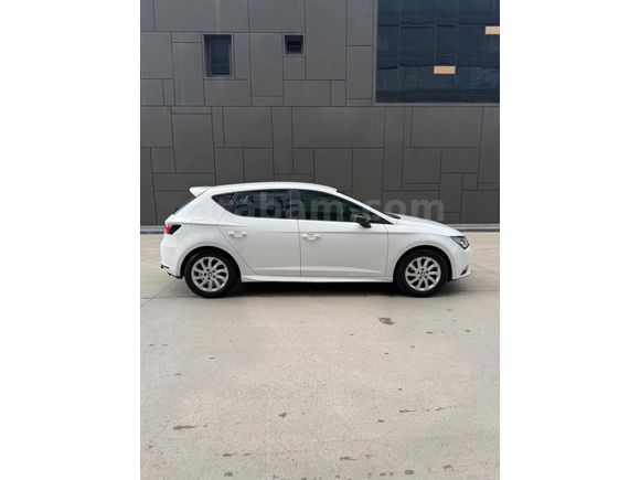 2015  SEAT LEON TERTEMİZ HASARSIZ DEĞİSENSIZ BOYASIZ DÜŞÜK KM 