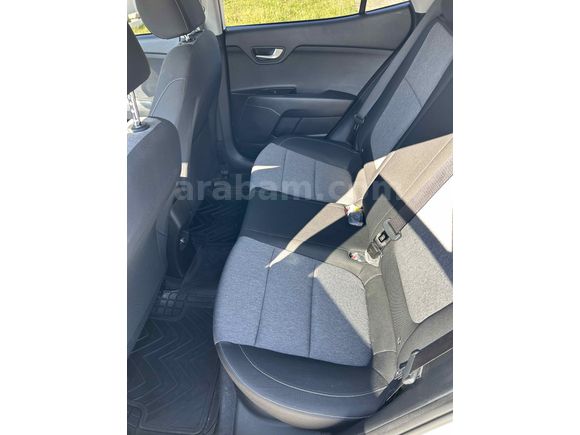 Sahibinden Kia Stonic 1.4 MPI Cool 2022 Model 