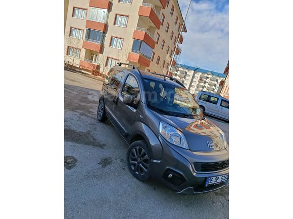Sahibinden Fiat Fiorino Combi 1.4 Eko Premio 2023 Model  51.000 km Füme