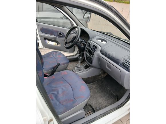 Sahibinden Renault Clio 1.4 RNA 2000 Model Kayseri