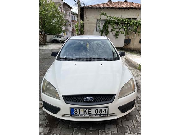 Sahibinden Ford Focus 1.6 TDCi Trend 2006 Model  267000 km Beyaz
