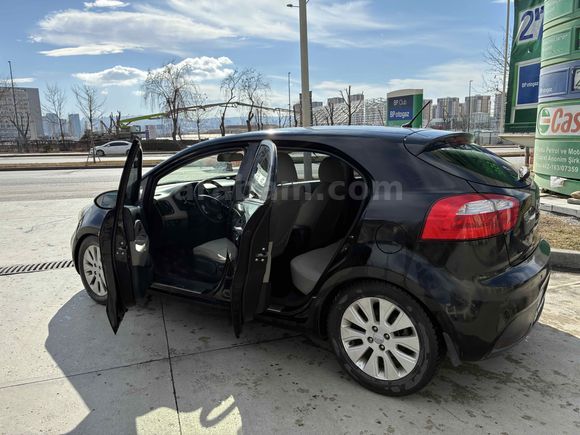 Sahibinden Kia Rio 1.25 CVVT Fancy 2012 Model 