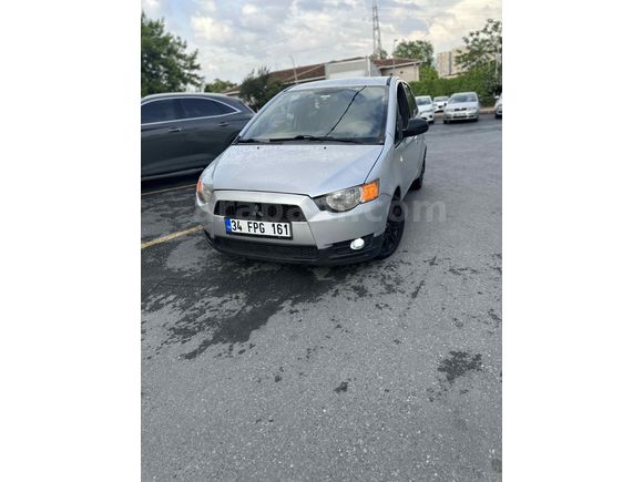 Sahibinden Mitsubishi Colt 1.3 Invite 2010 Model İstanbul 215000 km Gri