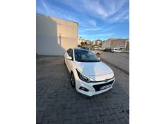 İlk Sahibinden Hyundai i20 1.4 MPI Style 2018 Model Otomatik 84.900 KM Servis bakımlı