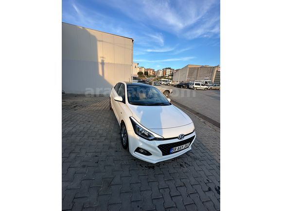 İlk Sahibinden Hyundai i20 1.4 MPI Style 2018 Model Otomatik 84.900 KM Servis bakımlı