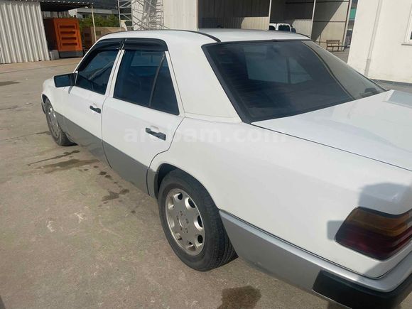 Sahibinden Mercedes - Benz 200 E 1988 Model 
